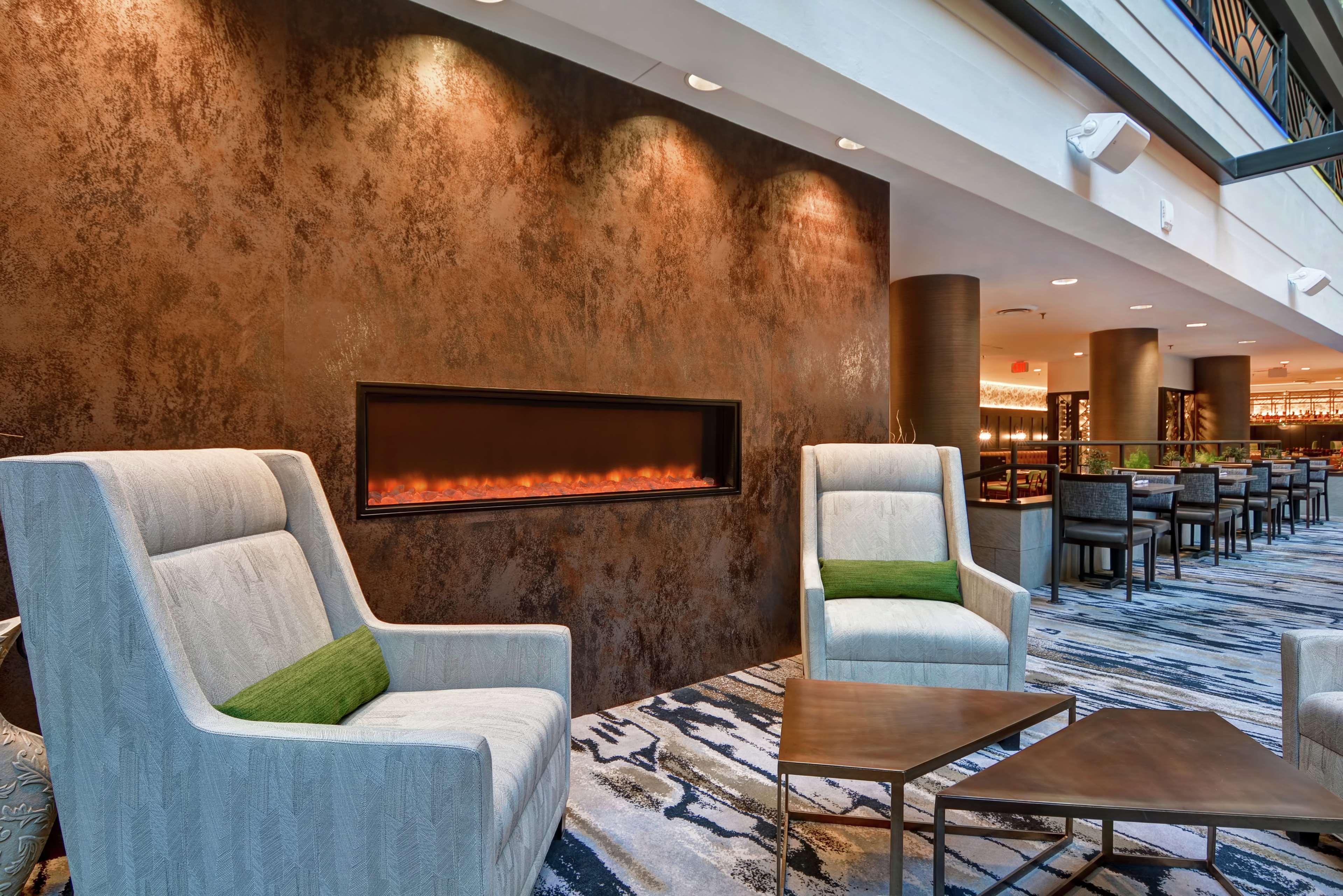 Embassy Suites By Hilton Minneapolis Airport Блумінгтон Екстер'єр фото