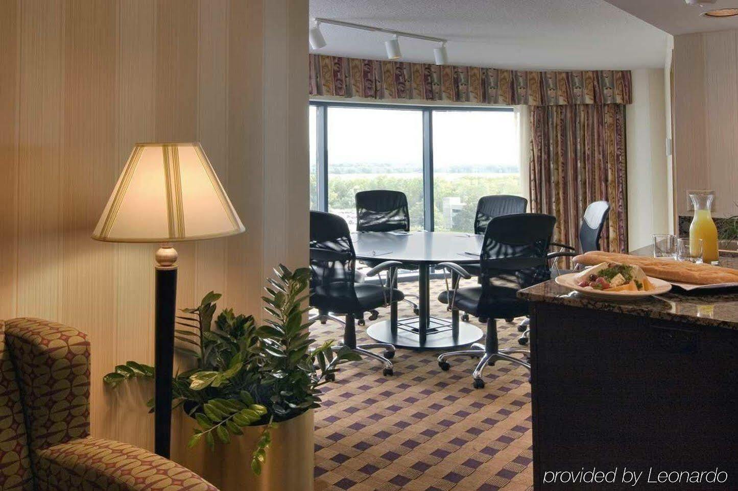 Embassy Suites By Hilton Minneapolis Airport Блумінгтон Екстер'єр фото